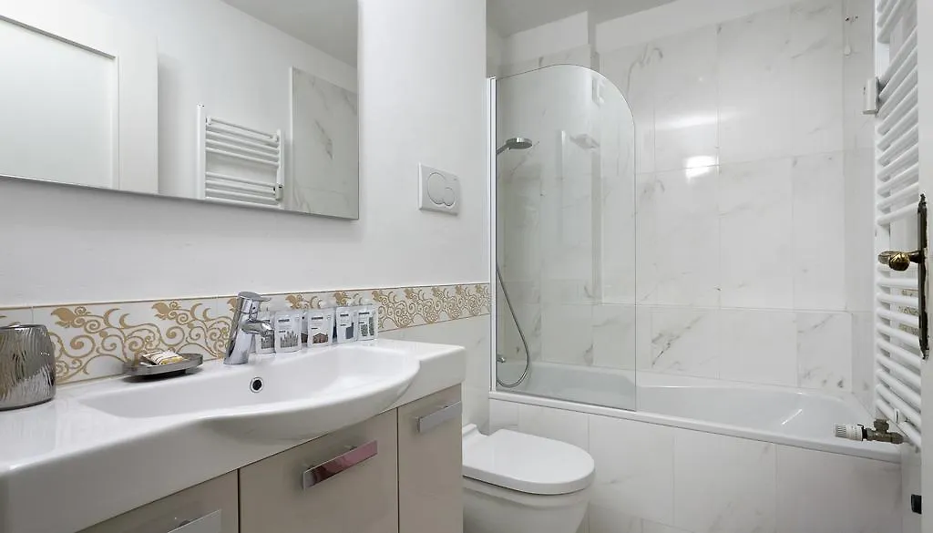 Italianway-Reggimento Savoia Apartment Milan 0*,  Italy